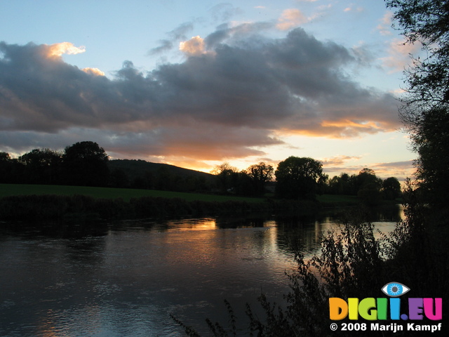 24163 Sunset over river Suir